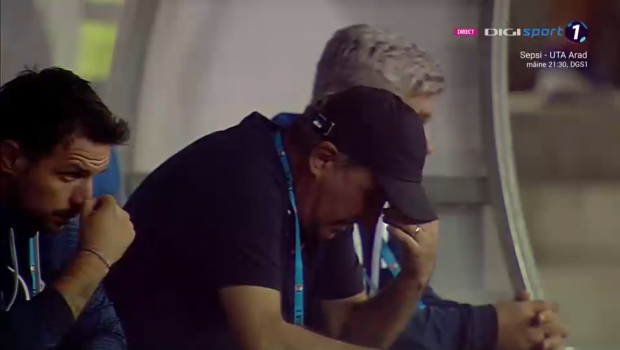 
	Imaginile neputinței! Cum a fost surprins Gică Hagi după golul al doilea marcat de FCU Craiova, pe final de repriză
