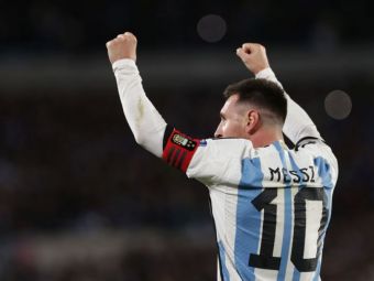 
	Debut în forță pentru Argentina în calificările pentru Cupa Mondială. Execuția spectaculoasă cu care Lionel Messi a adus victoria
