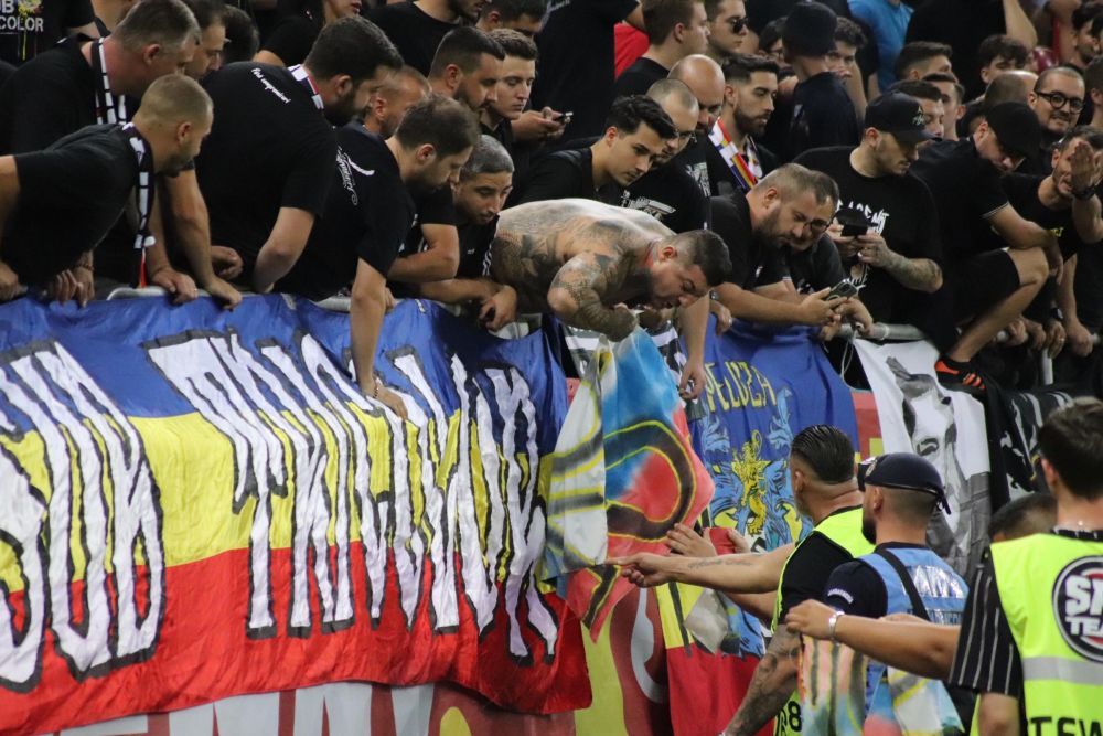 Cine sunt ultrașii huiduiți de întreg stadionul care au afișat bannerul "Kosovo este Serbia"_14