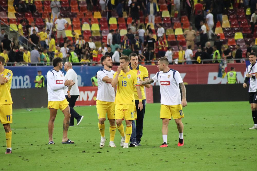 Jucătorii României s-au dus direct la ultrași după meciul cu Kosovo_7