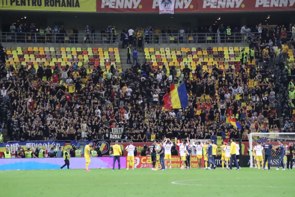 Jucătorii României s-au dus direct la ultrași după meciul cu Kosovo_9