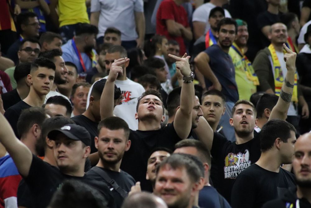 Un cunoscut om de fotbal sârb apără gestul ultrașilor români: "Voi nu ați ieșit de pe teren când s-a strigat 'țiganii' în Kosovo!"_12