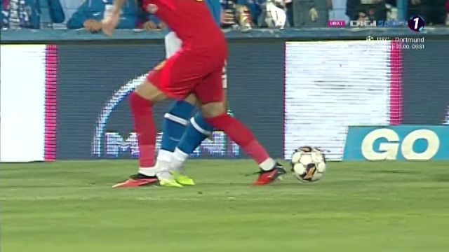 Fanii Farului au luat foc după penalty-ul primit de FCSB: Colțescu, înjurat ca la ușa cortului + pahare aruncate în teren _2