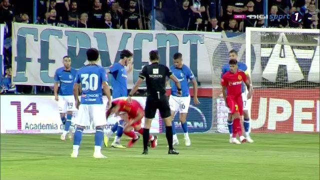 Fanii Farului au luat foc după penalty-ul primit de FCSB: Colțescu, înjurat ca la ușa cortului + pahare aruncate în teren _9