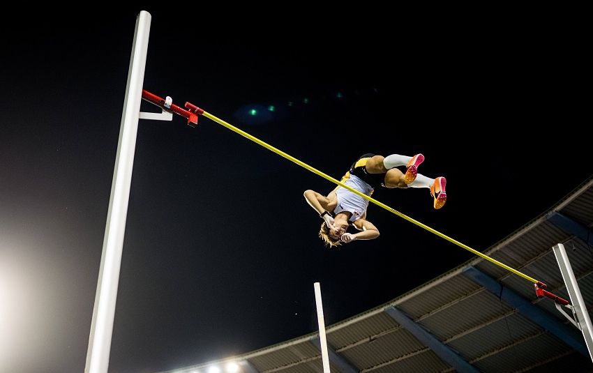 Fa-bu-los! Armand Duplantis a stabilit un nou record mondial la săritura cu prăjina! Peste câți metri a ”zburat” suedezul_3