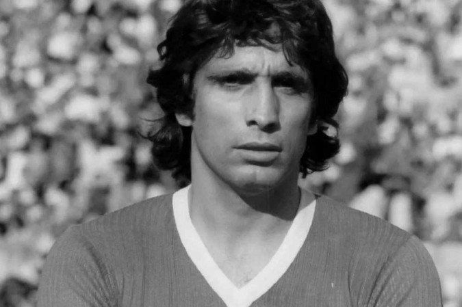 A decedat un fotbalist brazilian legendar, căpitan al "Selecao", coleg cu Pele și Cruyff și jucător al Barcelonei!_2