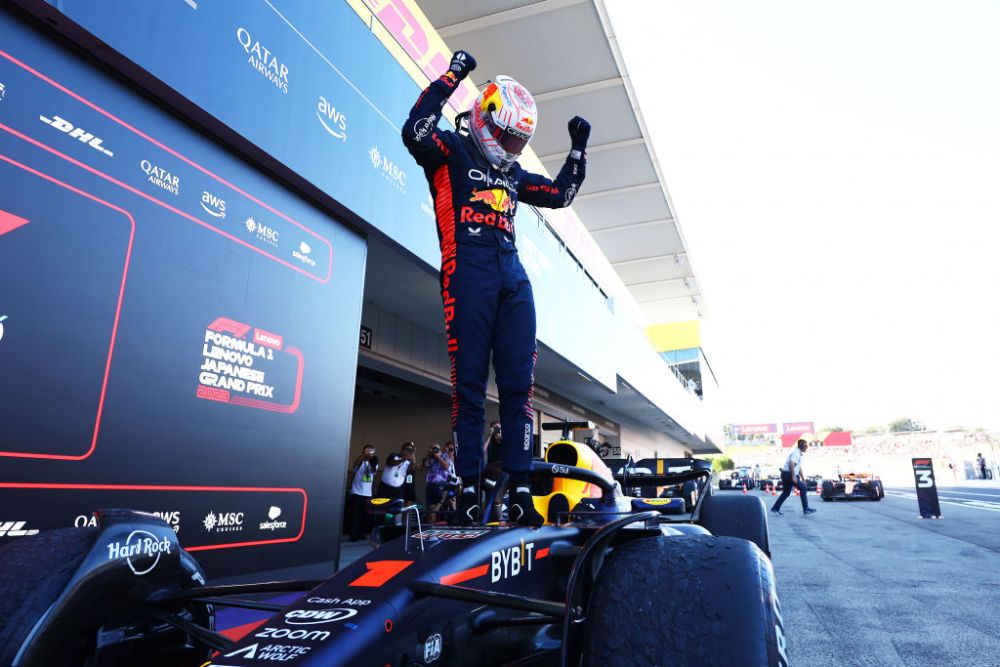 Max Verstappen, campion la Marele Premiu de Formula 1 al Japoniei! Trofeul spectaculos primit + Red Bull, al șaselea titlu la constructori câștigat _7