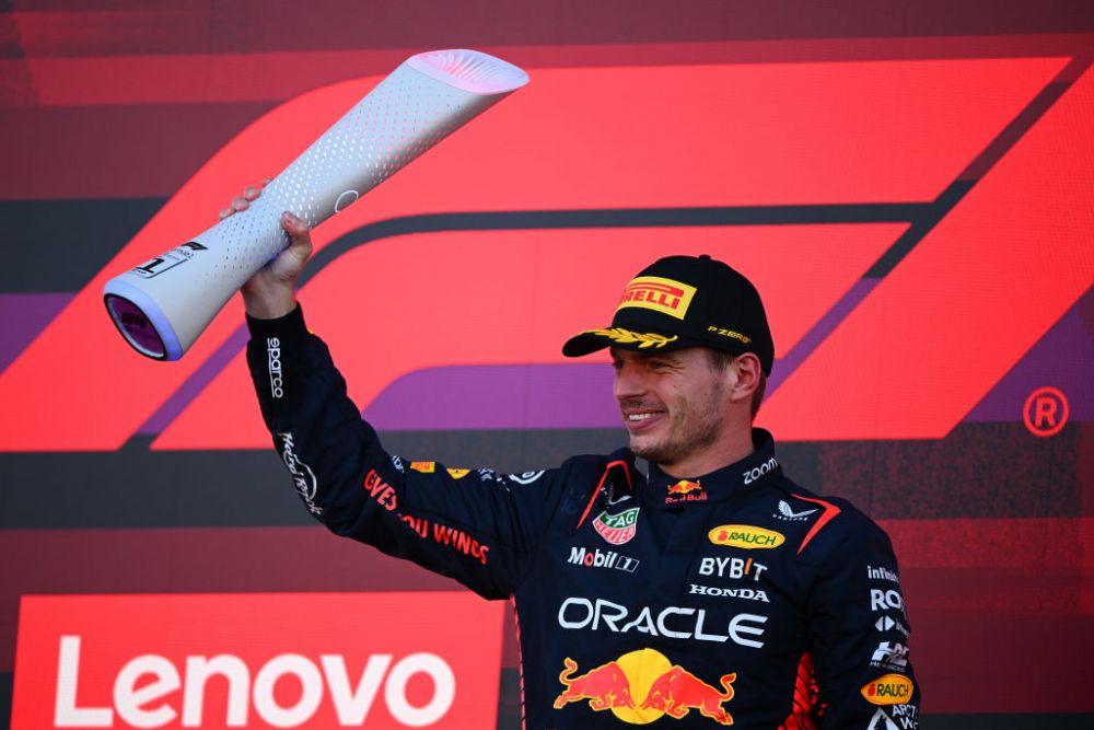 Max Verstappen, campion la Marele Premiu de Formula 1 al Japoniei! Trofeul spectaculos primit + Red Bull, al șaselea titlu la constructori câștigat _9