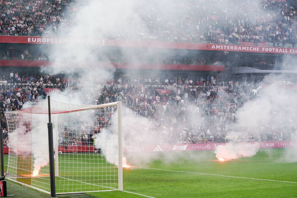 Țările civilizate! Fanii lui Ajax nu au mai suportat și au oprit de tot derby-ul cu Feyenoord, după 0-3 la pauză_4