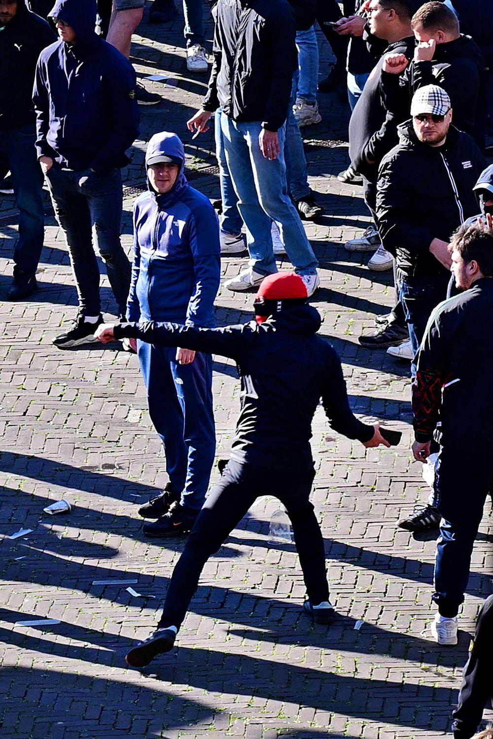 Câmp de război! Fanii lui Ajax au făcut prăpăd după umilința cu Feyenoord și au intrat cu forța în club_5