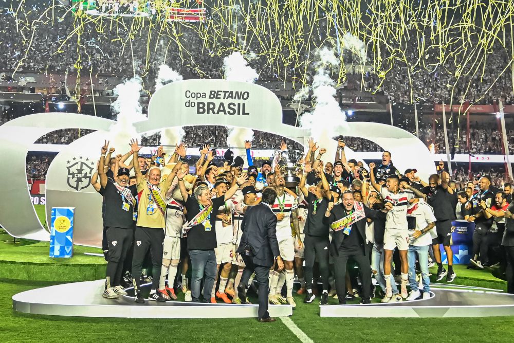 Sao Paulo a câștigat primul trofeu după mai bine de un deceniu! A fost nebunie pe Estádio do Morumbi_19