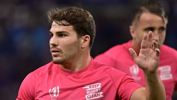 
	Cupa Mondială de rugby 2023 | Incident violent: Antoine Dupont a fost lovit în față și s-a operat imediat. Ce i-au spus medicii căpitanului Franței
