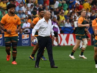 
	Cupa Mondială de rugby 2023 | Gâlceavă la naționala Australiei: ziariștii i-au sărit în cap selecționerului. De ce este acuzat Eddie Jones
