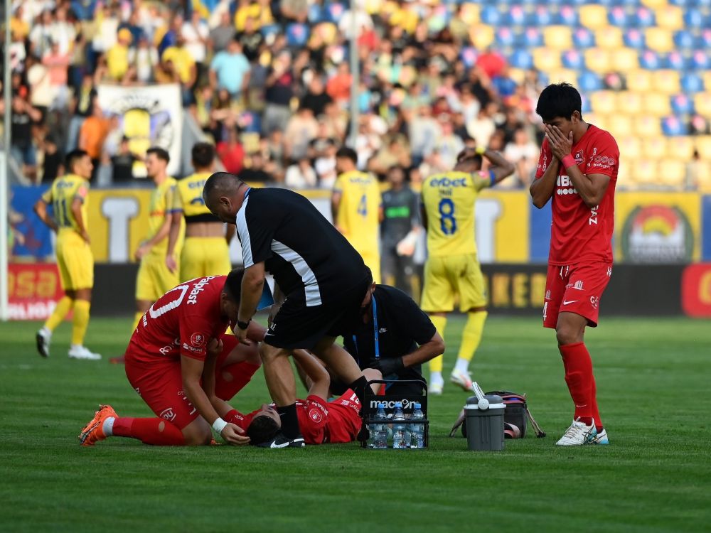 Cum a fost Valentin Țicu surprins la pauza meciului cu FC Hermannstadt: "L-am văzut eu"_3
