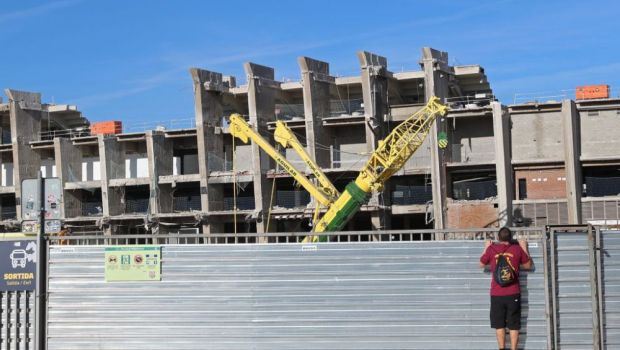 
	&quot;Istoria fiind demolată&quot;. Imagini istorice cu distrugerea stadionului Camp Nou: cum arată arena
