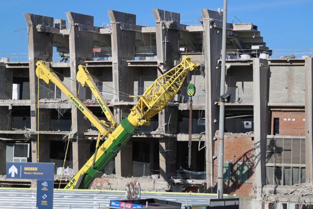 "Istoria fiind demolată". Imagini istorice cu distrugerea stadionului Camp Nou: cum arată arena_4