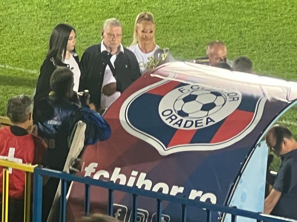 Apariție rară! Legendarul Emeric Ienei, pe stadion la FC Bihor - FCSB_15