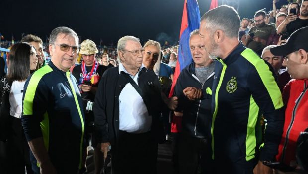 
	Apariție rară! Legendarul Emeric Ienei, pe stadion la FC Bihor - FCSB
