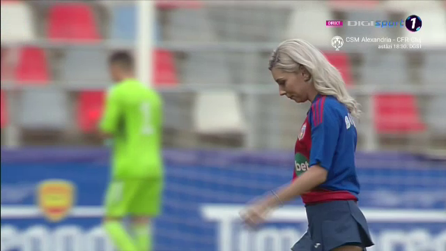 Bernadette Szocs a dat lovitura de start în CSA Steaua - 'U' Cluj! Prezentare de gală oferită de crainicul stadionului_34