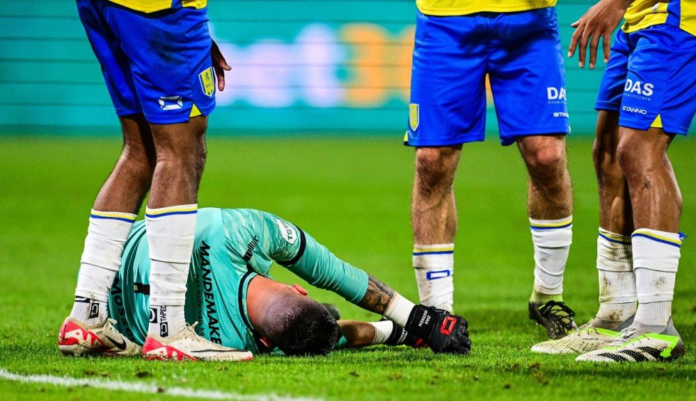 Ce se întâmplă cu Etienne Vaessen, portarul lui Waalwijk care a suferit o accidentare gravă contra lui Ajax_5