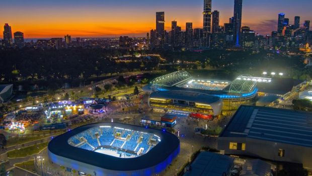 
	Începând cu 2024, Australian Open se va juca în 15 zile. De ce au prelungit organizatorii turneul

