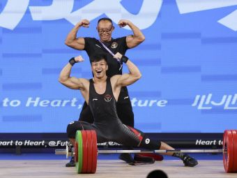 
	El e Hercule din haltere! Câte kilograme a ridicat un sportiv din Indonezia pentru a corecta recordul mondial
