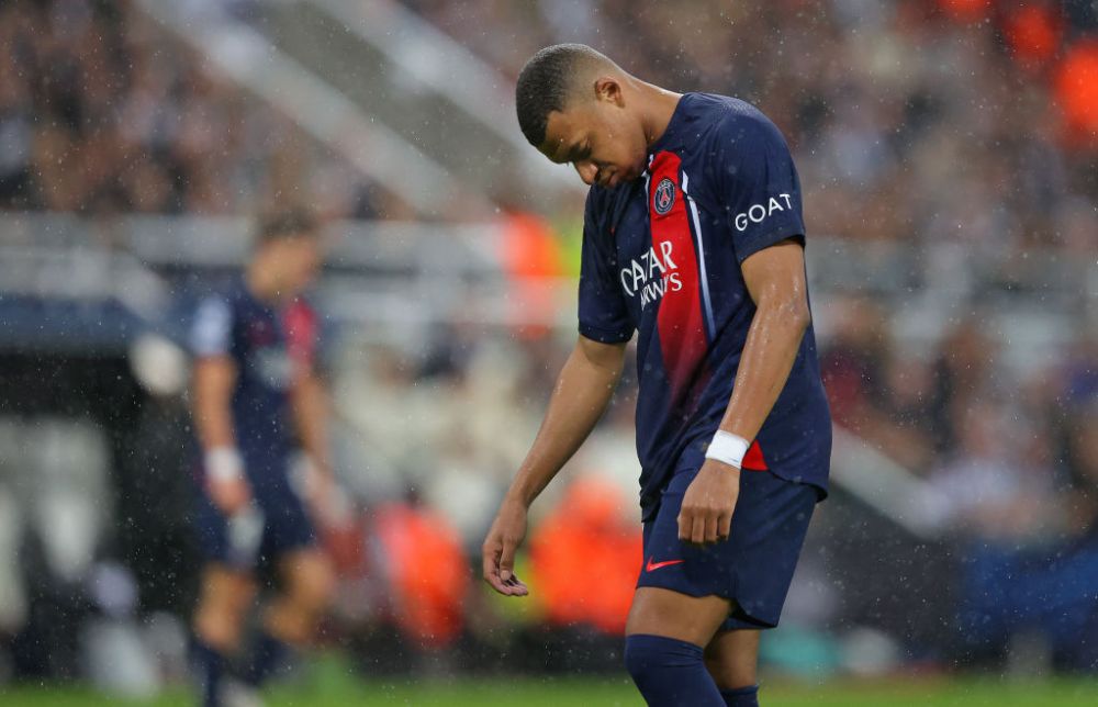 Imaginile disperării! Kylian Mbappe a suportat cu greu umilința trăită de PSG în fața lui Newcastle_3