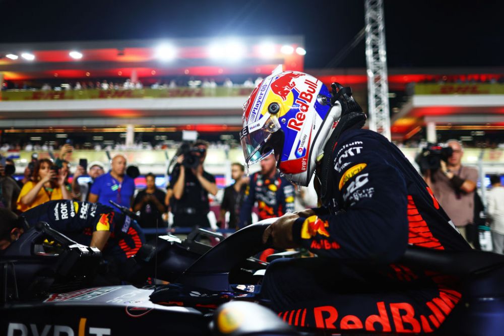 Max Verstappen, campion mondial pentru a treia oară consecutiv! A câștigat titlul la Marele Premiu de Formula 1 din Qatar, cursa sprint, deși nu a terminat pe primul loc _2