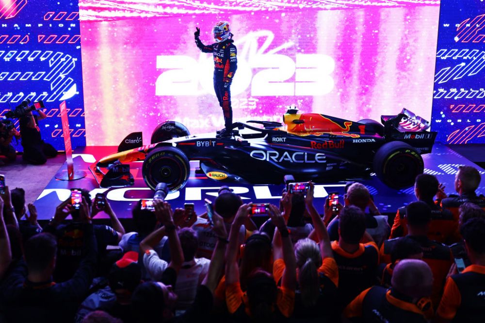 Max Verstappen, campion mondial pentru a treia oară consecutiv! A câștigat titlul la Marele Premiu de Formula 1 din Qatar, cursa sprint, deși nu a terminat pe primul loc _5