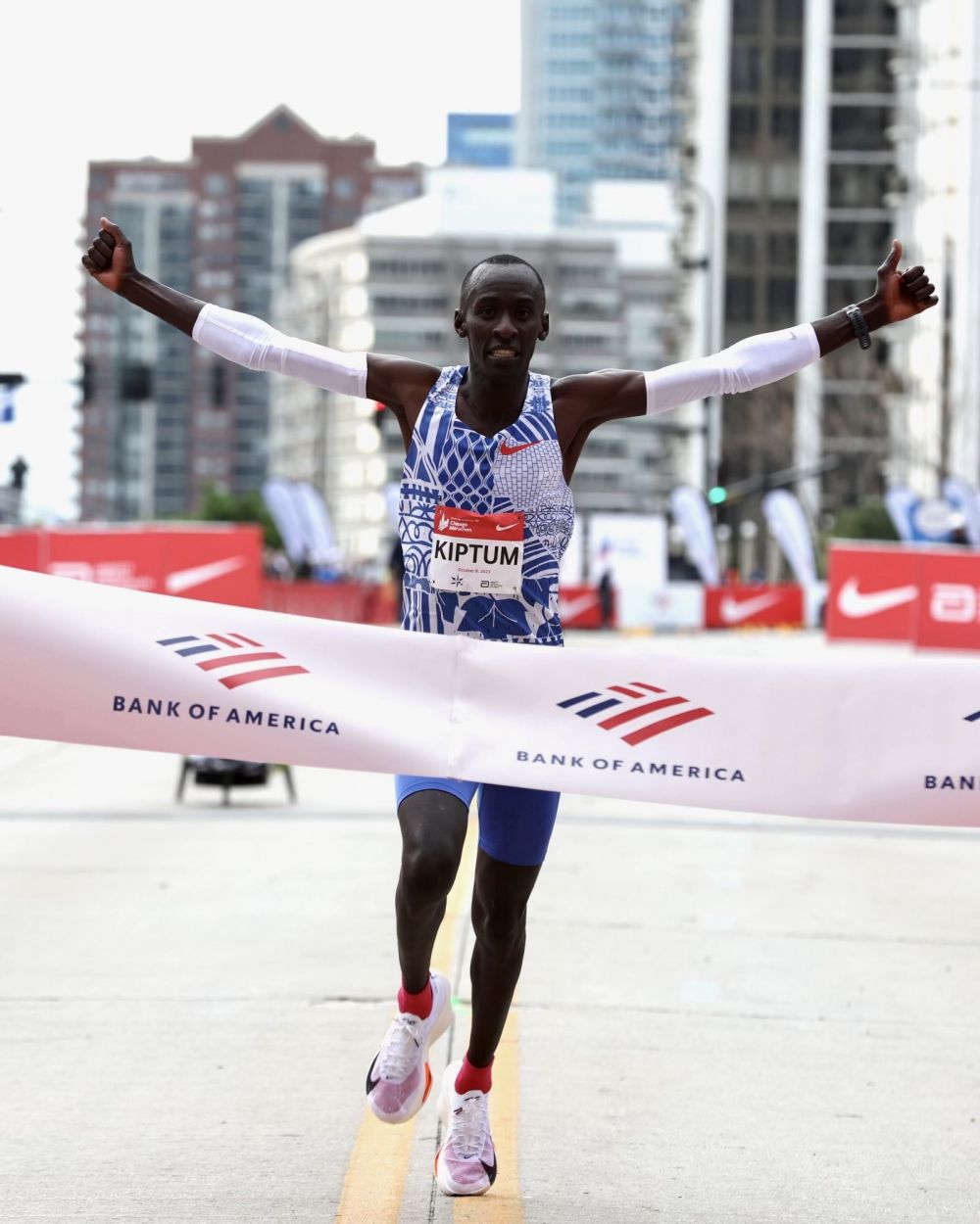 Vali Tomescu, expert în maraton, lămurește pentru Sport.ro recordul mondial stabilit la Chicago de Kelvin Kiptum, dar are și semne de întrebare după ce a analizat explicațiile antrenorului sportivului kenyan_20