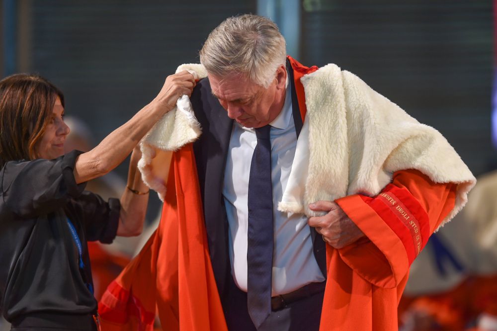 Carlo Ancelotti, dat de gol de rectorul Universității din Parma după ce a fost învestit Doctor Honoris Causa: „Îl așteaptă o aventură extraordinară!” _11