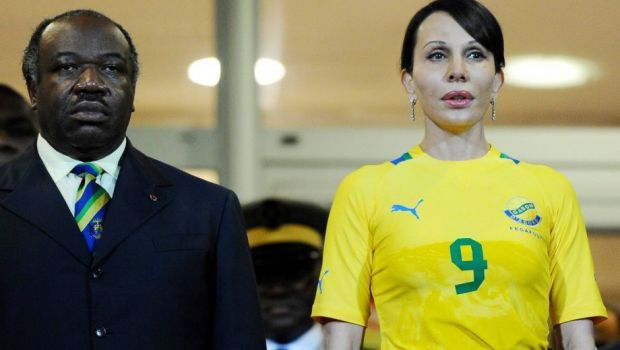 
	Cum arată Sylvia, soția franțuzoaică a dictatorului Ali Bongo, trimisă astăzi în închisoare de junta militară din Gabon
