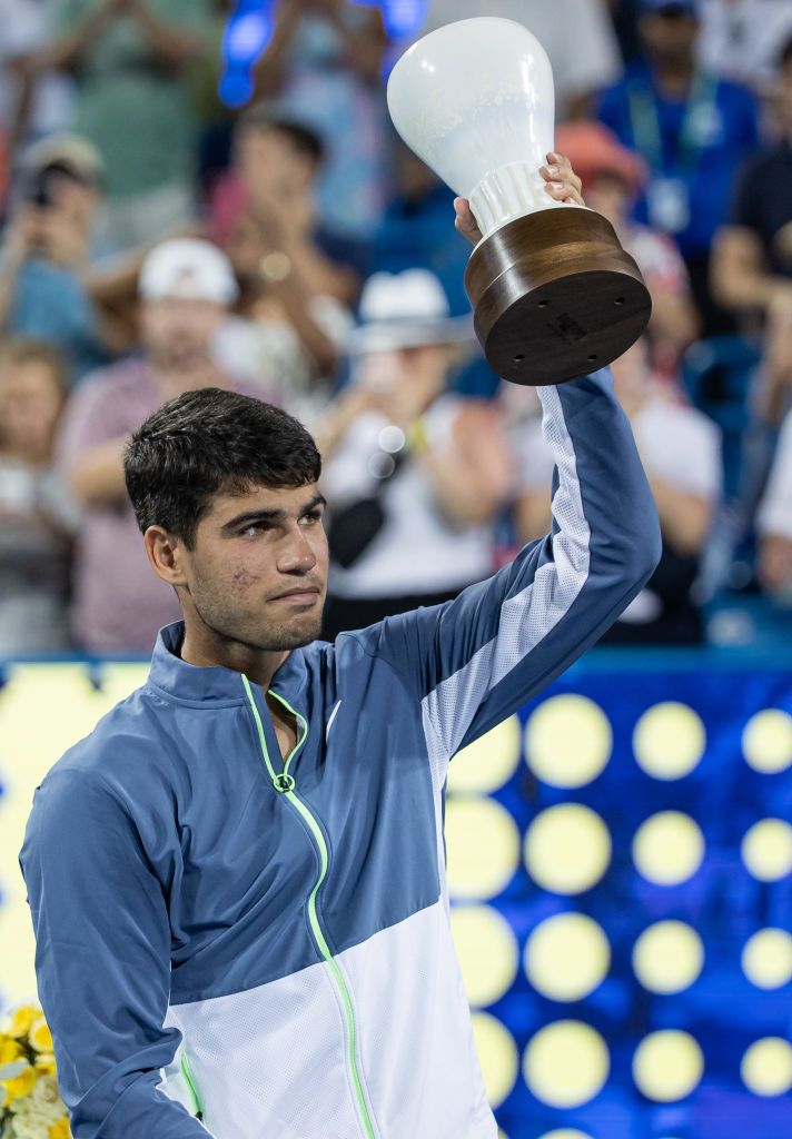 Premiat după Wimbledon! Carlos Alcaraz s-a pozat cu o geantă în valoare de 1 milion de euro_1