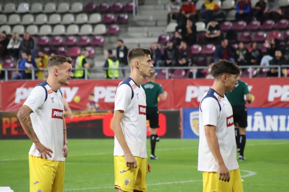 Tavi Popescu, înjurat din peluză, idolatrizat de copii, la primul meci cu banderola naționalei U21_1
