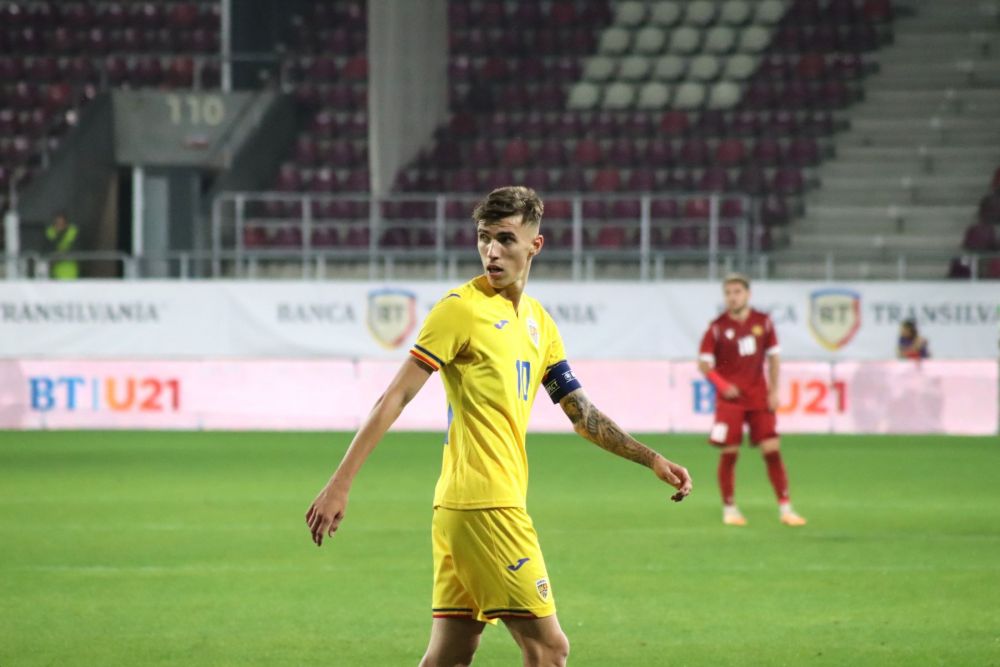 Tavi Popescu, înjurat din peluză, idolatrizat de copii, la primul meci cu banderola naționalei U21_15