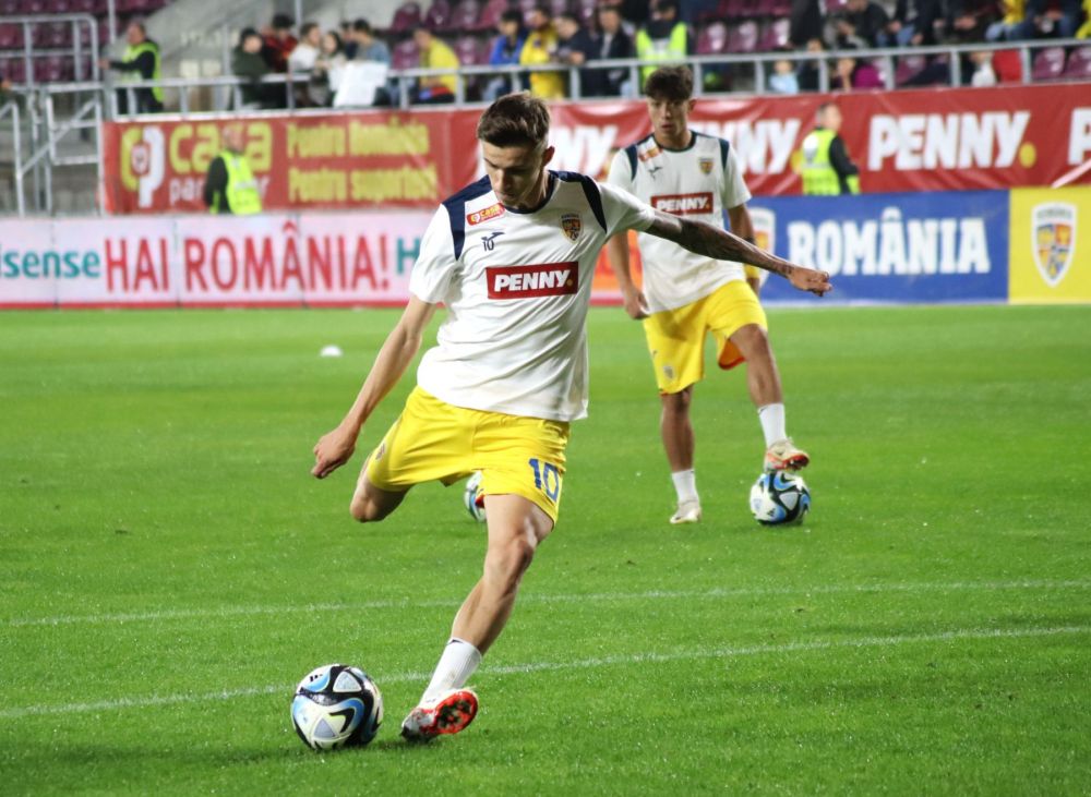 Tavi Popescu, înjurat din peluză, idolatrizat de copii, la primul meci cu banderola naționalei U21_3