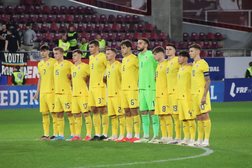 Tavi Popescu, înjurat din peluză, idolatrizat de copii, la primul meci cu banderola naționalei U21_8