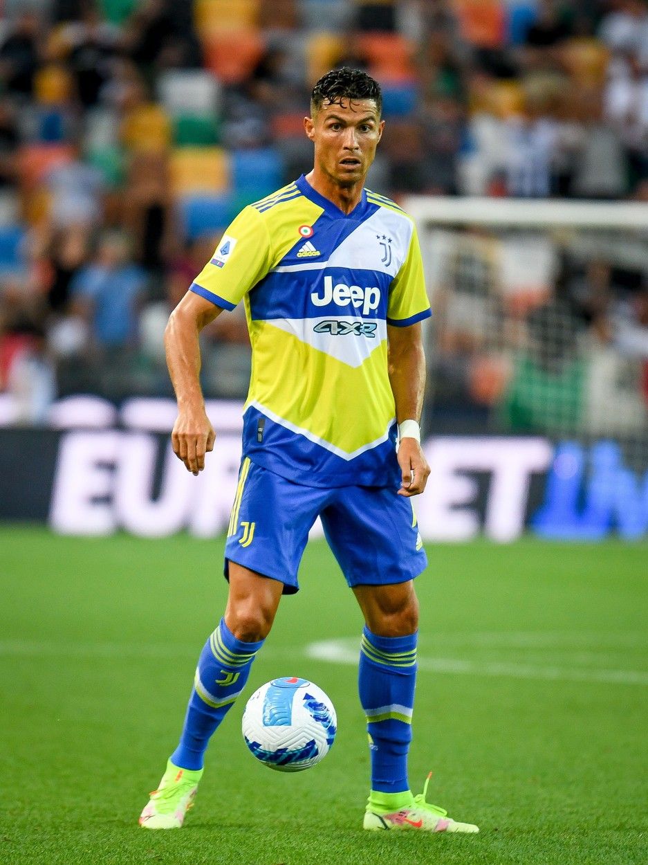 Marius Niculae, despre colegul de cameră Cristiano Ronaldo: „Avea tupeu de mic, se uita tot timpul în oglindă și exagera cu flotările și abdomenele”. Ce mânca portughezul_28