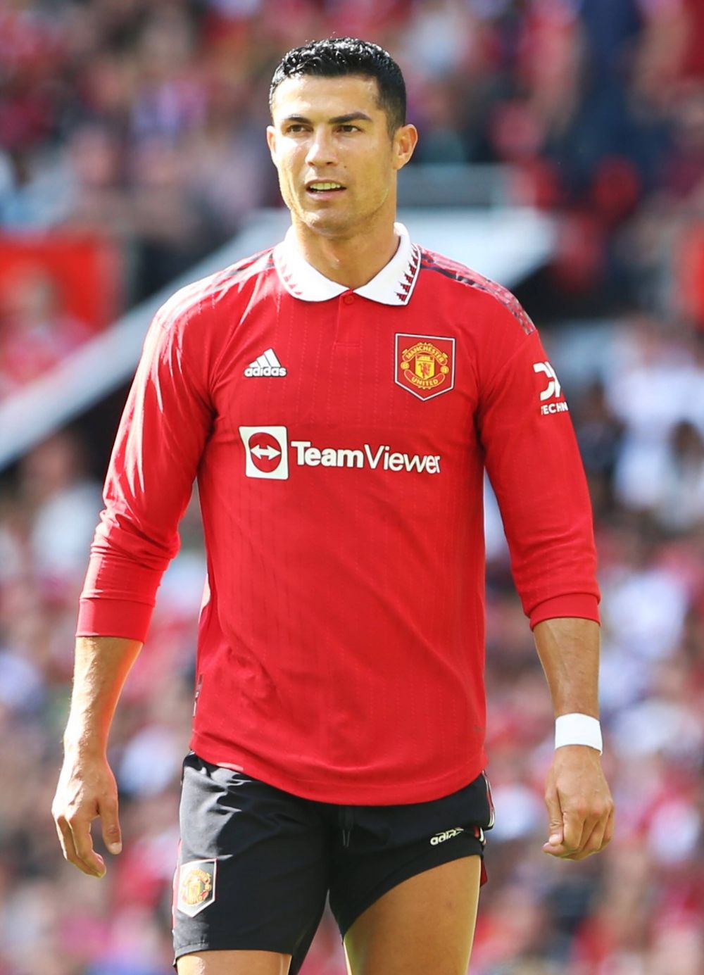 Marius Niculae, despre colegul de cameră Cristiano Ronaldo: „Avea tupeu de mic, se uita tot timpul în oglindă și exagera cu flotările și abdomenele”. Ce mânca portughezul_31