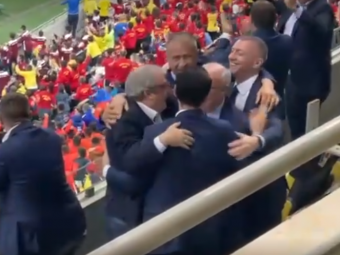 
	Hora cu Andorra! Răzvan Burleanu și Mihai Stoichiță au încins o horă pe Arena Națională la România - Andorra 4-0
