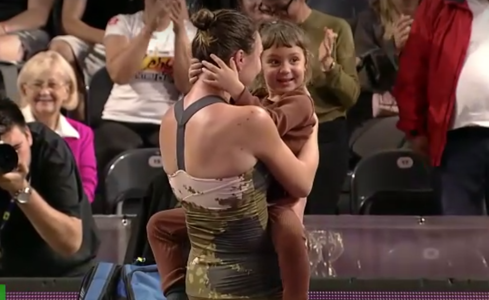 Emoție la superlativ! Patricia Țig a plâns când și-a luat în brațe fiica, după victoria-maraton de la Transylvania Open_19
