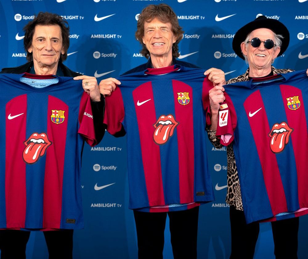 Să fie rock și fotbal! FC Barcelona a lansat tricourile în ediție limitată pentru El Clasico _2