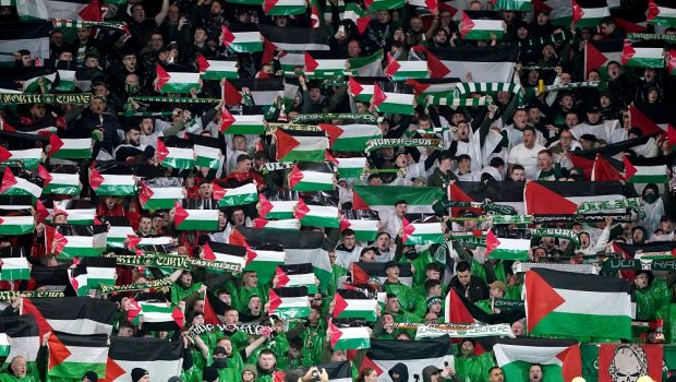 
	Show total în Glasgow! Fanii lui Celtic au aruncat cu fumigene și au fluturat steagul Palestinei în permanență la meciul din UCL

