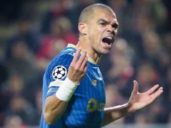 
	Cine n-are Pepe să-și cumpere! Veteranul, integralist în Antwerp-Porto 1-4, a devenit cel mai în vârstă jucător de câmp din istoria Champions League
