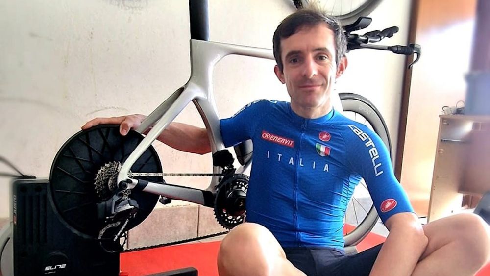 Primul caz de doping virtual! Un ciclist italian a fost suspendat după ce a concurat din propriul garaj_8
