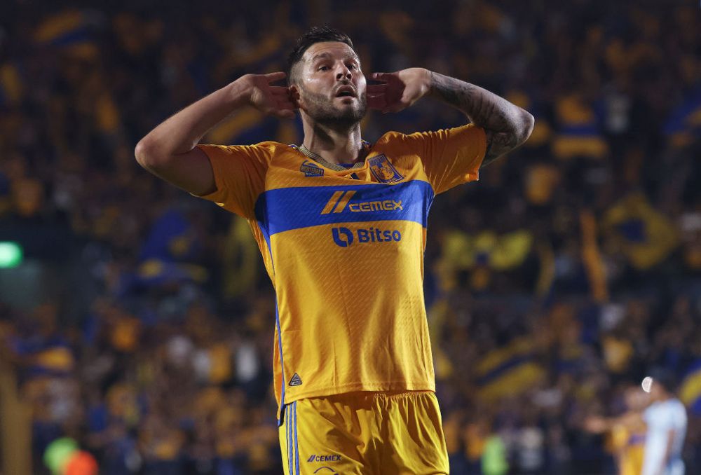 E gitan, a jucat pentru Franța, e legendă în Mexic și a anunțat că se retrage din fotbal la 39 de ani!_12