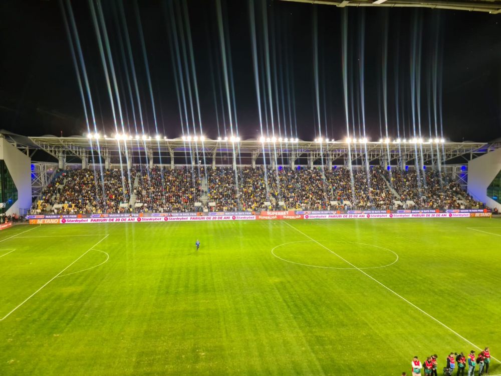 Petrolul - FCSB | Apariție surpriză în tribunele stadionului din Ploiești. Stil 'John Lennon'_8