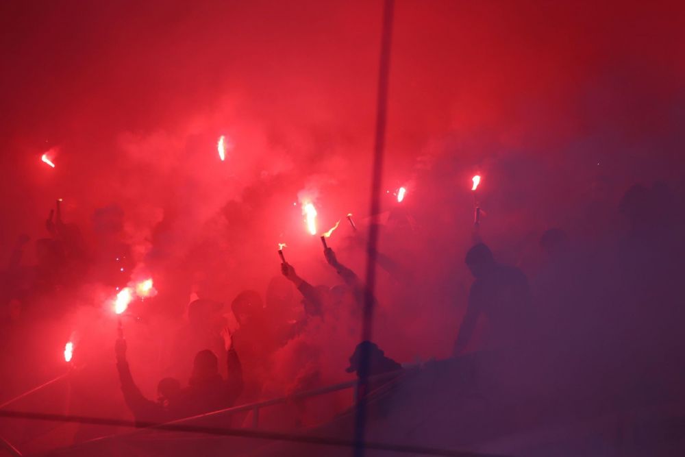 Atmosferă incendiară în Ghencea! Fanii Stelei au pregătit un show pirotehnic pentru derby-ul cu Rapid_15