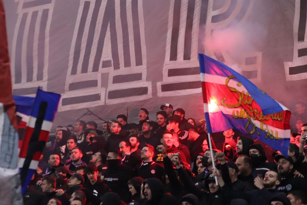 Atmosferă incendiară în Ghencea! Fanii Stelei au pregătit un show pirotehnic pentru derby-ul cu Rapid_5