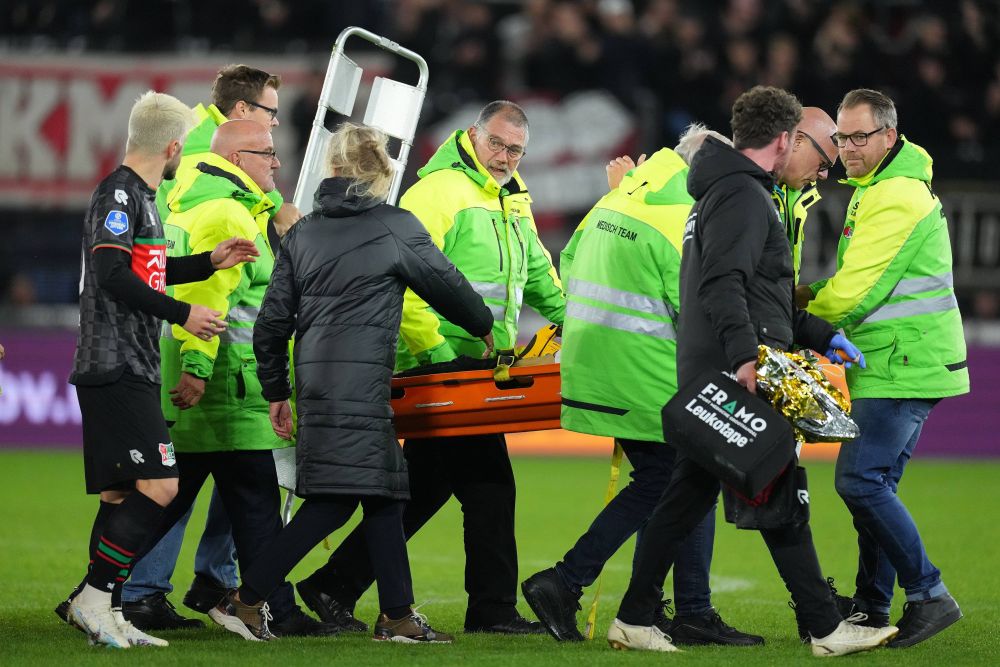 Boala de care suferă Bas Dost, fotbalistul prăbușit pe teren în timpul meciului AZ - Nec Nijmegen _1
